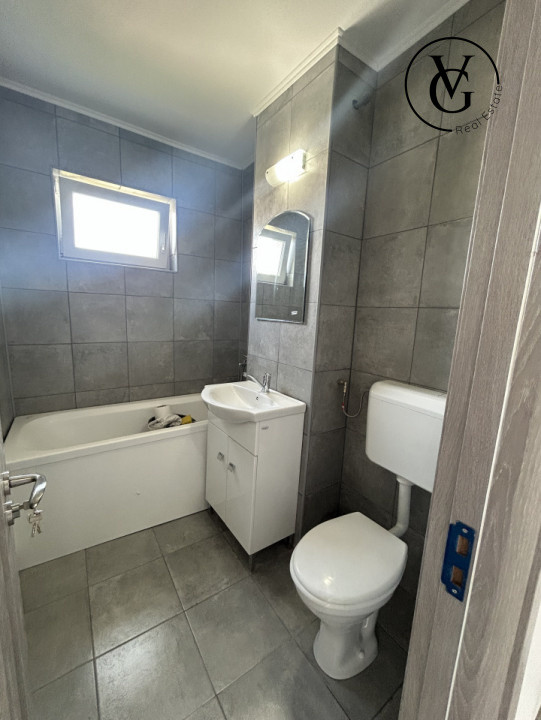 Apartament 3 camere decomandat - Km 4-5 + boxa