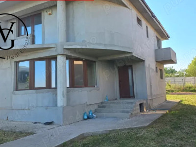 Vila P+1, 4 camere, teren 400mp, oras Ovidiu