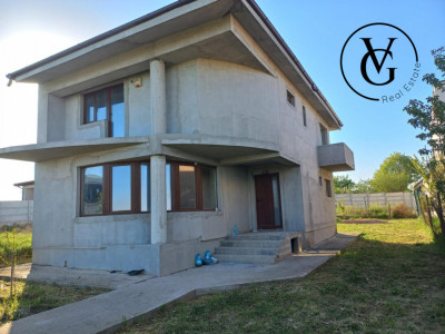 Vila P+1, 4 camere, teren 400mp, oras Ovidiu