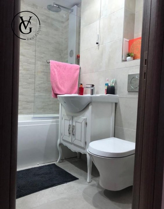 Apartament decomandat cu 3 camere - zona Parc Sebastian