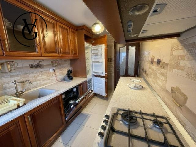 Apartament spatios - Piața Alba Iulia - 3 camere - termen lung