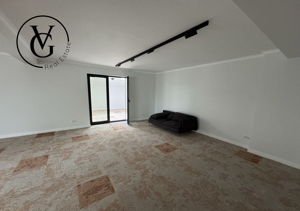Apartament 3 camere - Tei- spatiu birou