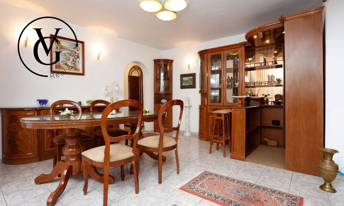 Apatament 3 camere -Parcare privata -Piata Victoriei 