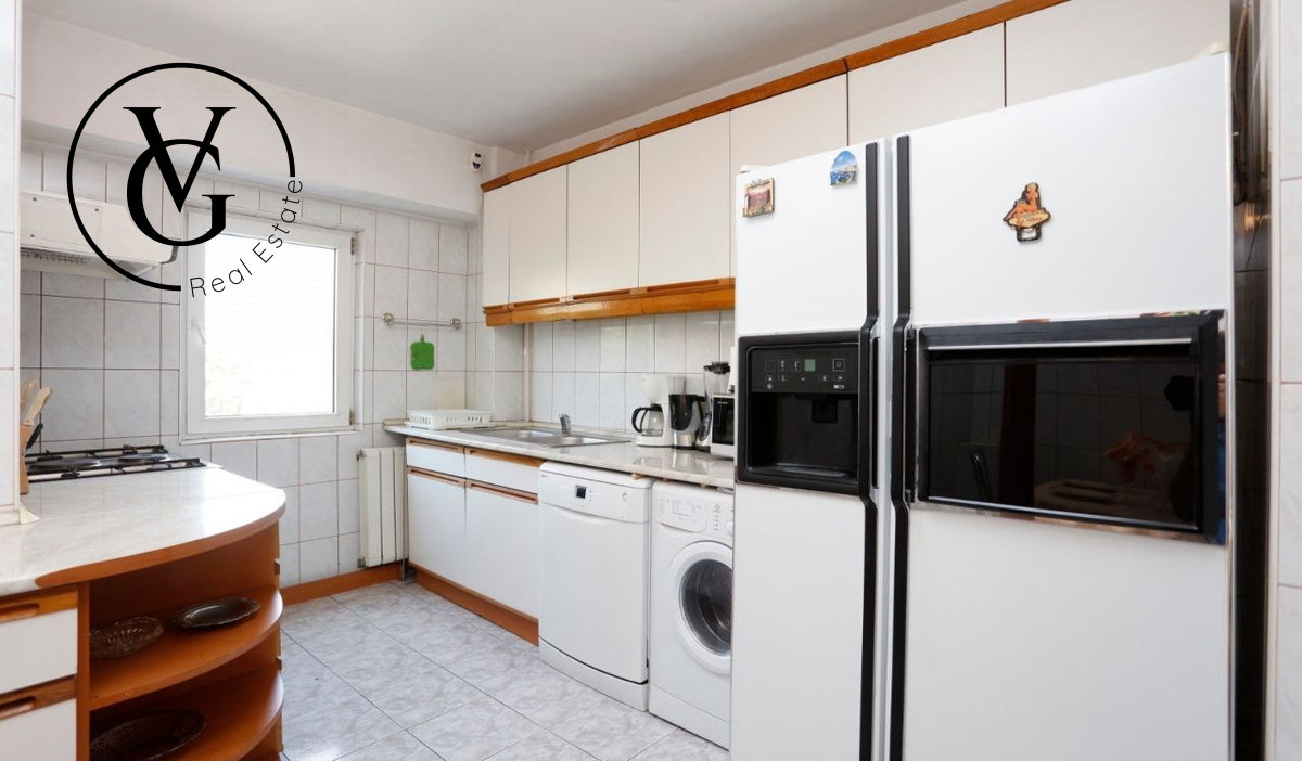 Apatament 3 camere -Parcare privata -Piata Victoriei 