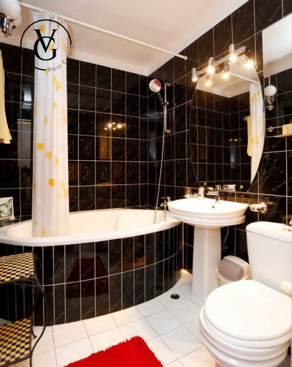 Apatament 3 camere -Parcare privata -Piata Victoriei 