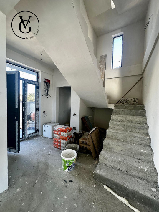 Vila P+1 cu terasa circulabila, 4 camere, vedere la lac, Ovidiu