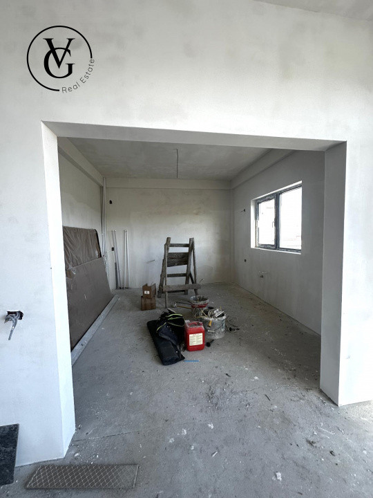 Vila P+1 cu terasa circulabila, 4 camere, vedere la lac, Ovidiu