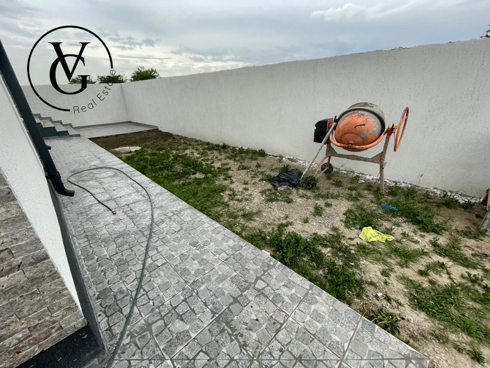 Vila P+1 cu terasa circulabila, 4 camere, vedere la lac, Ovidiu