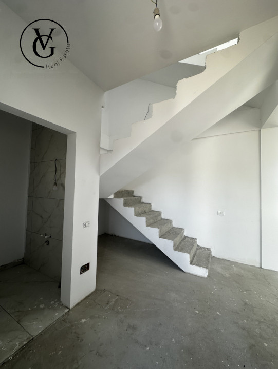 Vila P+1 cu terasa circulabila, 4 camere, vedere la lac, Ovidiu
