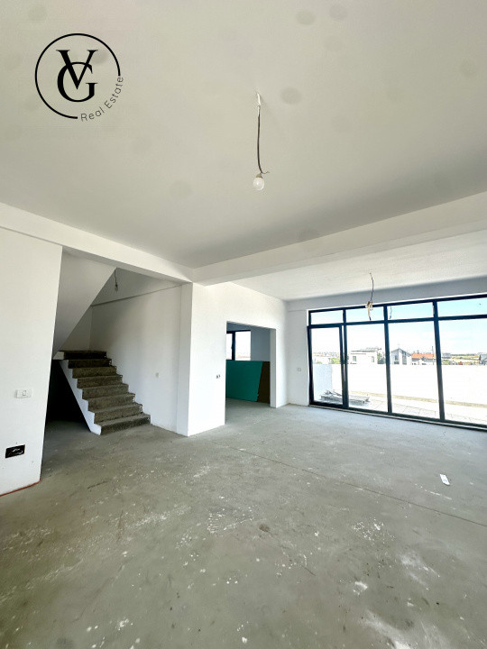 Vila P+1 cu terasa circulabila, 4 camere, vedere la lac, Ovidiu
