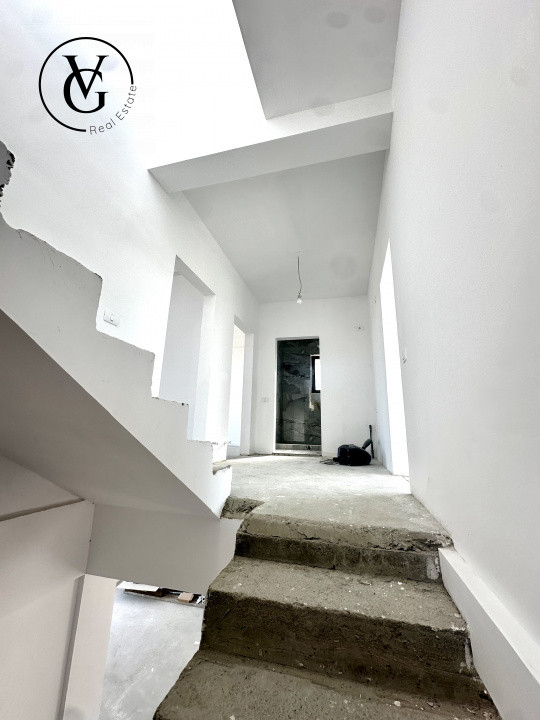 Vila P+1 cu terasa circulabila, 4 camere, vedere la lac, Ovidiu