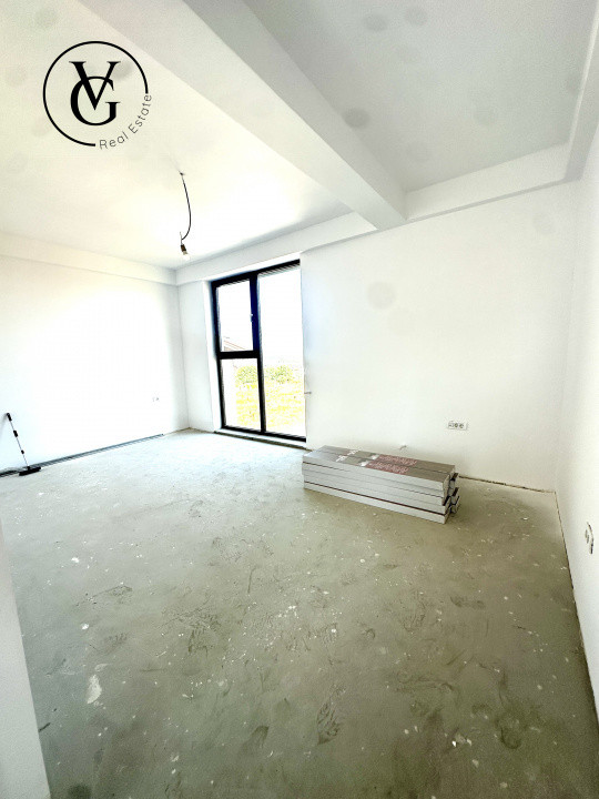Vila P+1 cu terasa circulabila, 4 camere, vedere la lac, Ovidiu