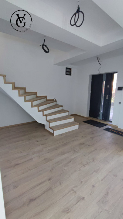 Duplex modern, 5 camere, la cheie, oras Ovidiu