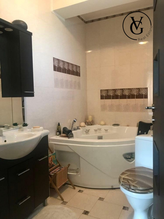 Apartament 3 camere - Loc de parcare inclus - Metrou Jiului