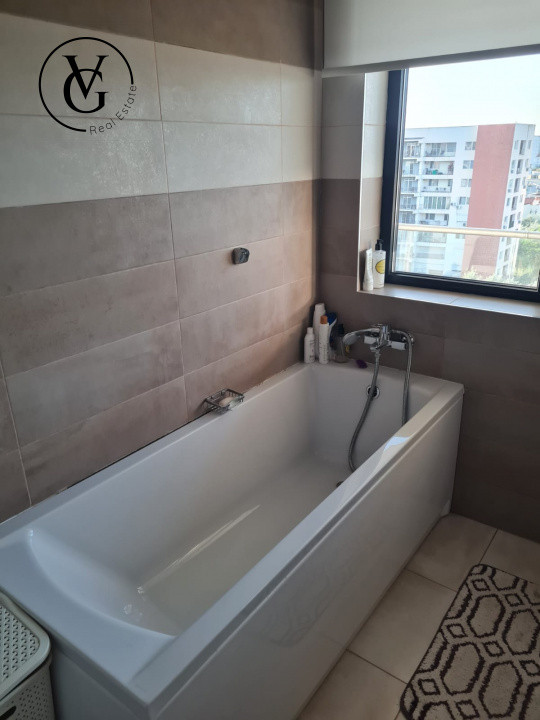 Vanzare apartament 2 camere vedere lac si mare