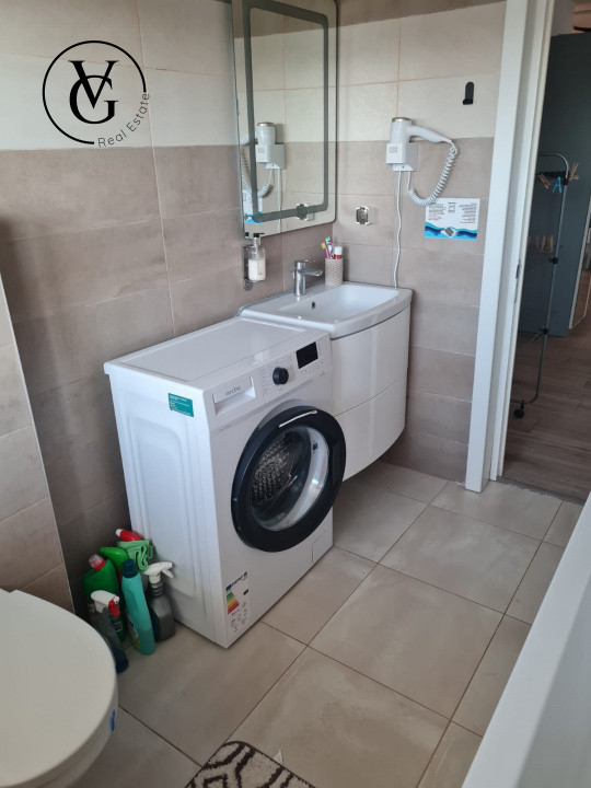 Vanzare apartament 2 camere vedere lac si mare