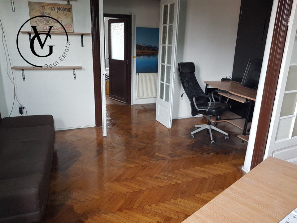 Apartament in vila - 5 camere -zona Parcul Carol 