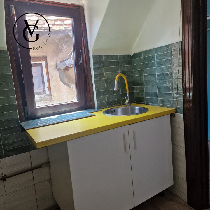 Apartament in vila - 5 camere -zona Parcul Carol 