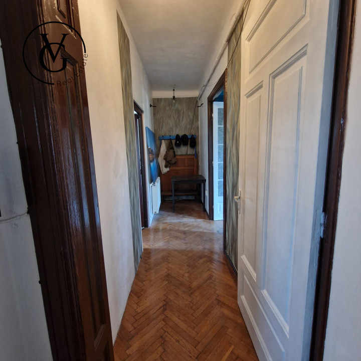 Apartament in vila - 5 camere -zona Parcul Carol 