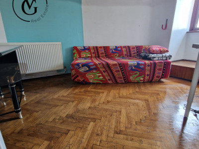 Apartament in vila - 5 camere -zona Parcul Carol 
