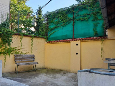 Apartament doua camere la casa zona Parcul Carol