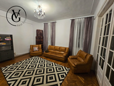 Apartament 3 camere decomandat in zona Piata Victoriei