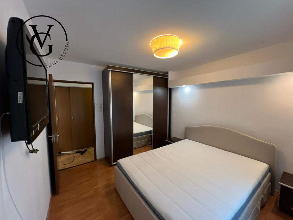 Apartament trei camere decomandat - Crangasi