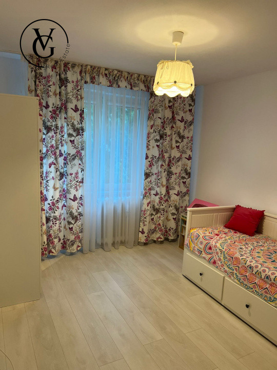 Apartament trei camere decomandat - Crangasi