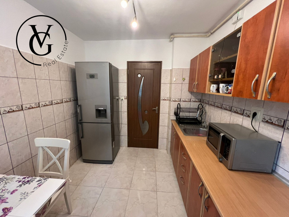 Apartament trei camere decomandat - Crangasi