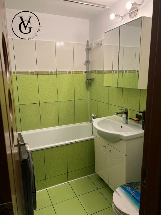 Apartament trei camere decomandat - Crangasi