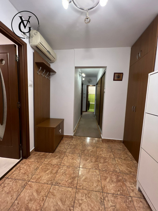Apartament trei camere decomandat - Crangasi