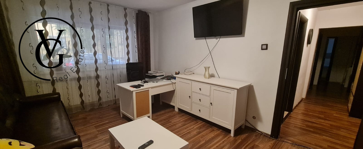 Apartament trei camere decomandat - Militari 