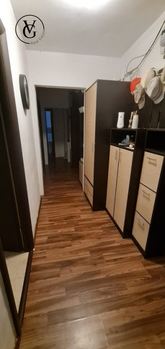 Apartament trei camere decomandat - Militari 