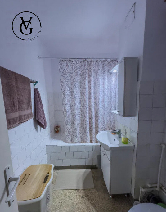 Apartament decomandat - 3 camere - zona Dacia