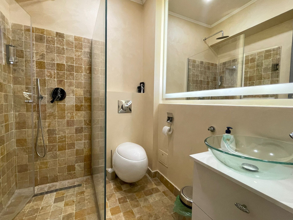Apartament de 3 camere și curte privată - Parcare subterana