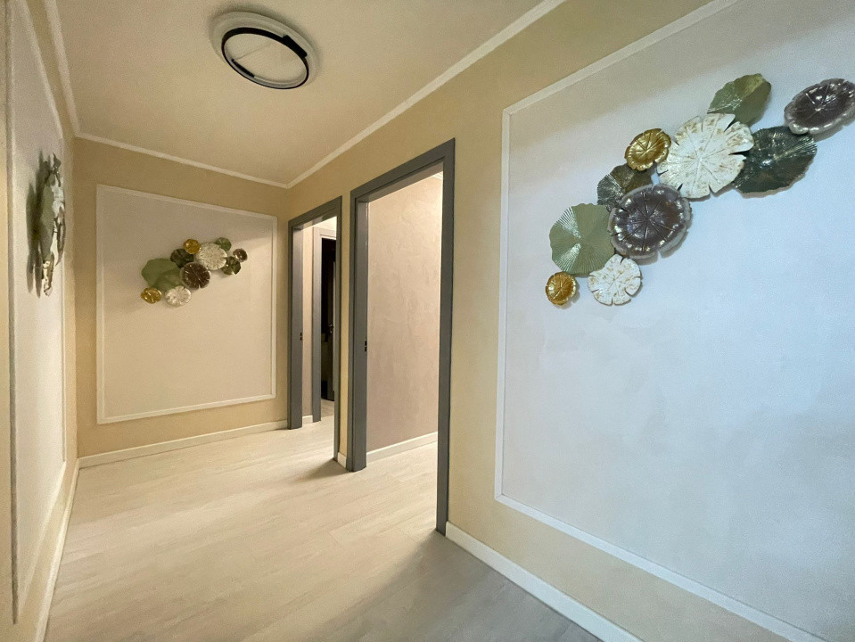 Apartament de 3 camere și curte privată - Parcare subterana