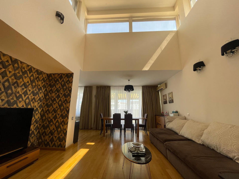 Apartament cu 5 camere si terasa spatioasa + 2 locuri de parcare