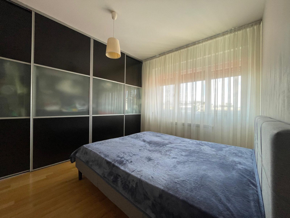 Apartament cu 5 camere si terasa spatioasa + 2 locuri de parcare