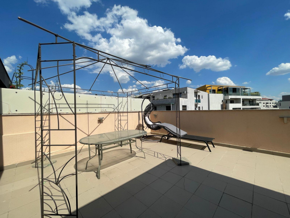 Apartament cu 5 camere si terasa spatioasa + 2 locuri de parcare