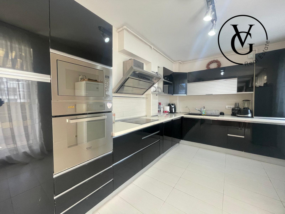 Apartament cu 5 camere si terasa spatioasa + 2 locuri de parcare