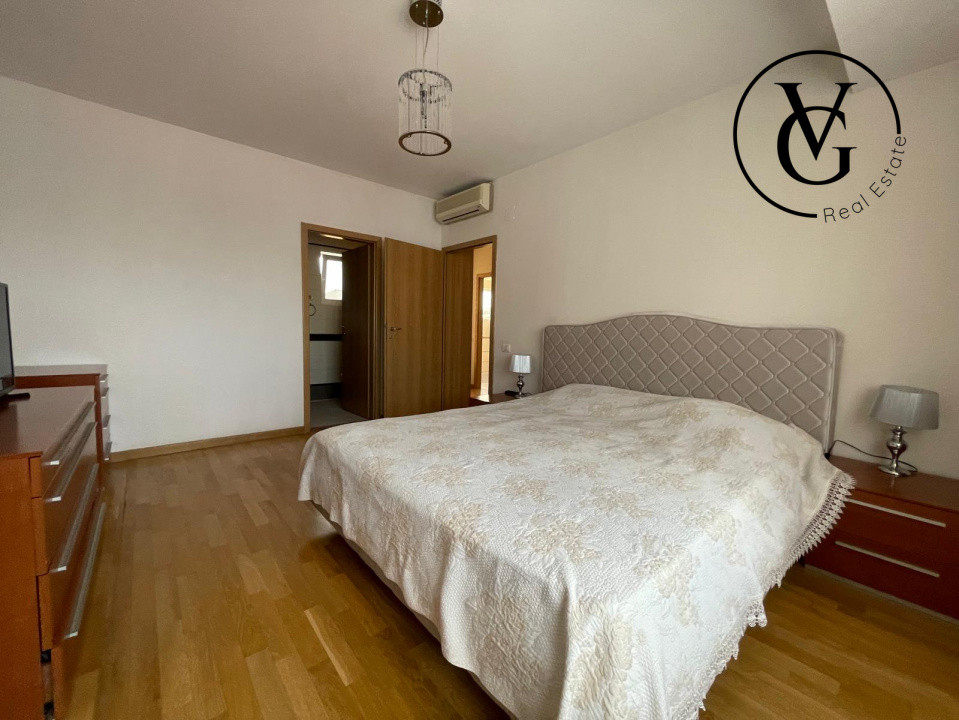 Apartament cu 5 camere si terasa spatioasa + 2 locuri de parcare