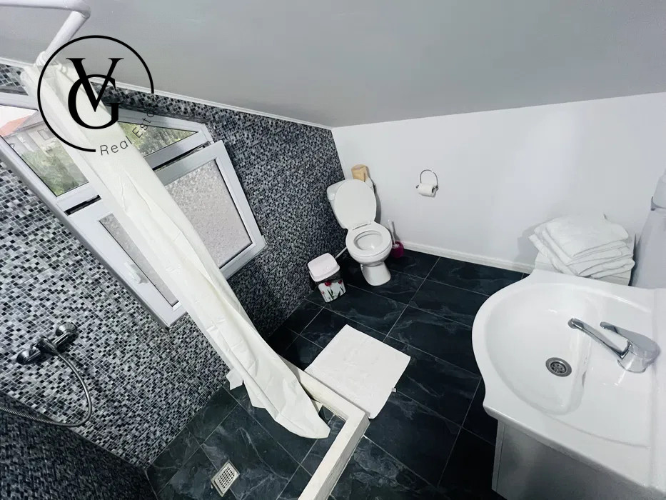 Casa cu 6 camere in Navodari 