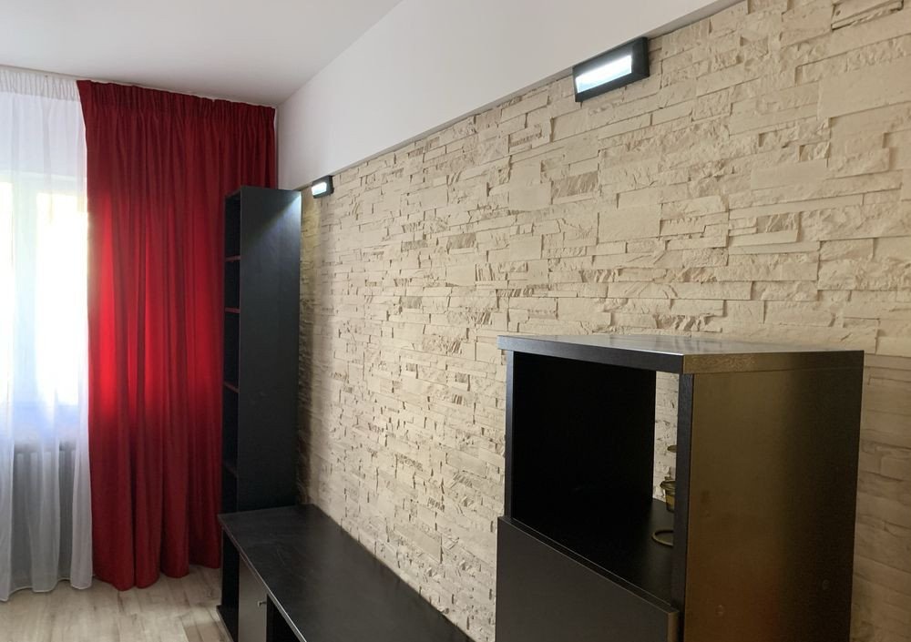  Apartament trei camere decomandat -  Drumul Taberei