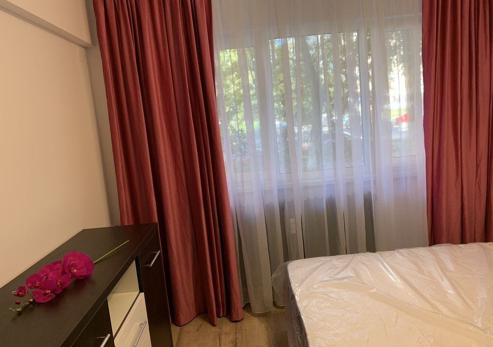  Apartament trei camere decomandat -  Drumul Taberei