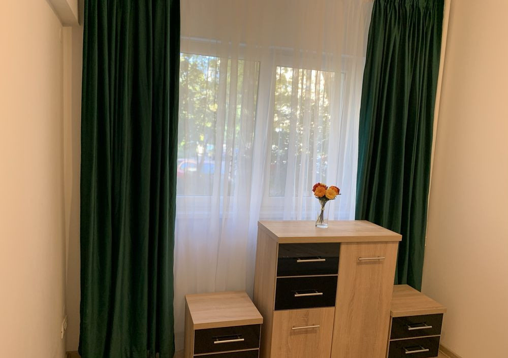  Apartament trei camere decomandat -  Drumul Taberei