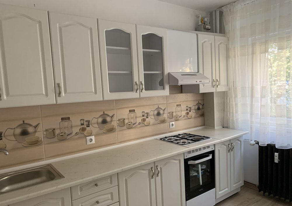  Apartament trei camere decomandat -  Drumul Taberei