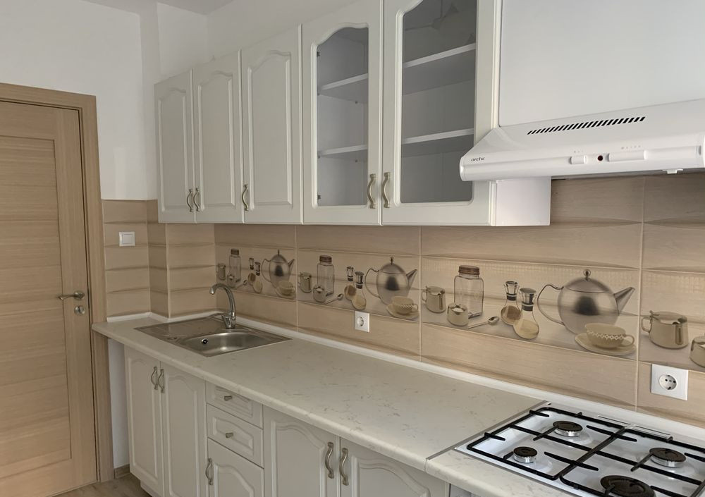  Apartament trei camere decomandat -  Drumul Taberei