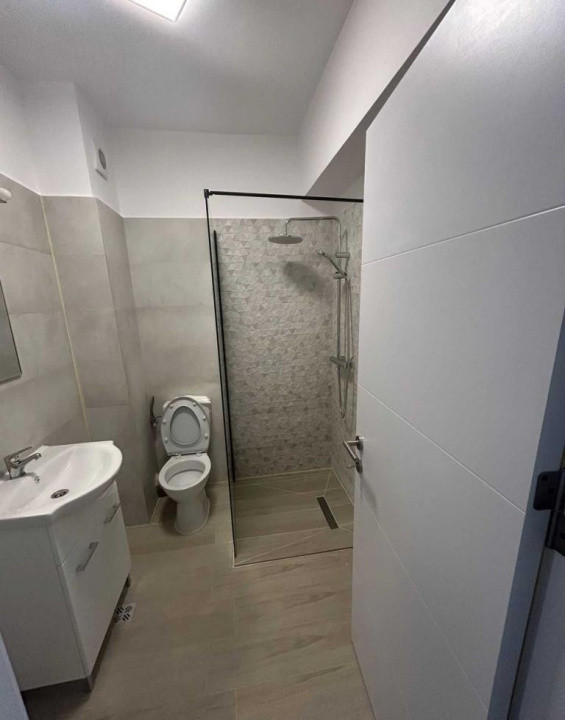 Garsoniera de inchiriat - Aparatorii Patriei - Metrou Aparatorii Patriei