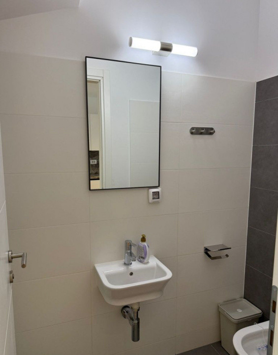 Închiriez vila pipera 5 camere  școală Americana 130 mp