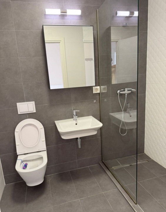 Închiriez vila pipera 5 camere  școală Americana 130 mp